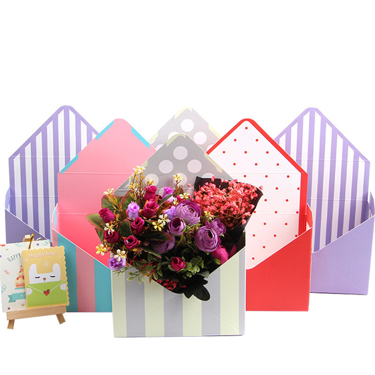 2020 Factory Price New Design Luxury Shape Flower Envelope Box 